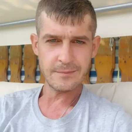Serghei, 45