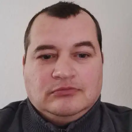 Andrej, 45