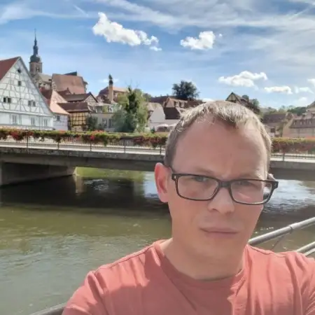 Aleks, 39