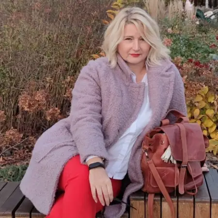 Lana, 49