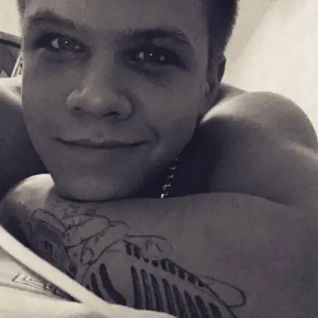 アレックス, 35