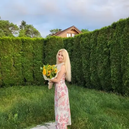 Yulianna, 45