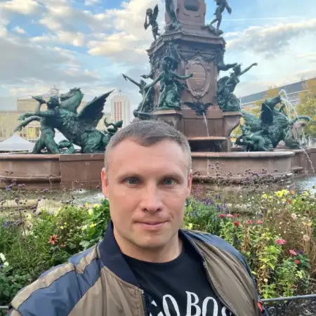 Pasha, 40