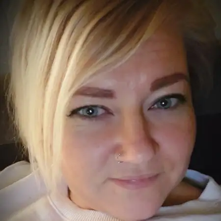 Taya, 38