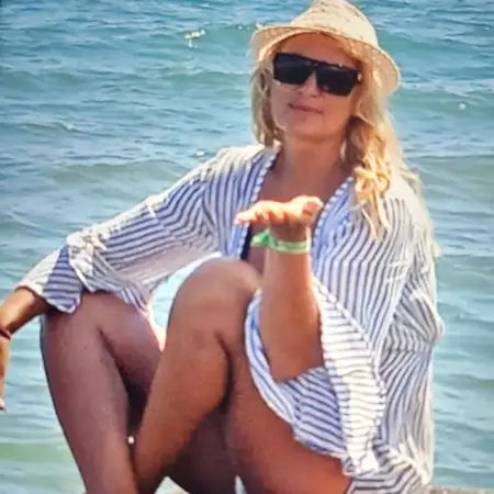 Eliana, 55