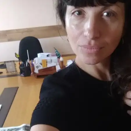 イリーナ, 43