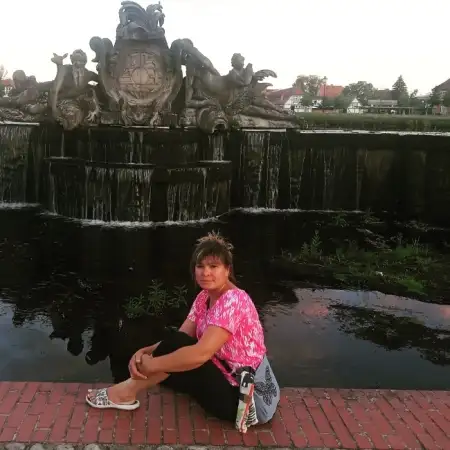 Liliya, 43