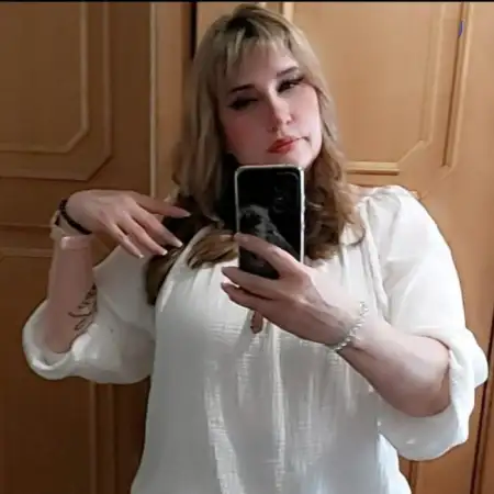 Tasha, 53