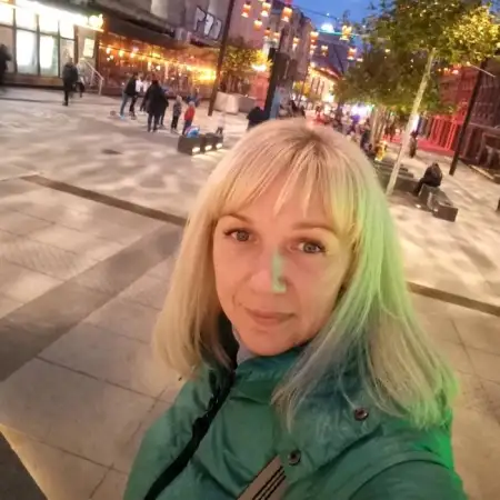 Yuliia, 40
