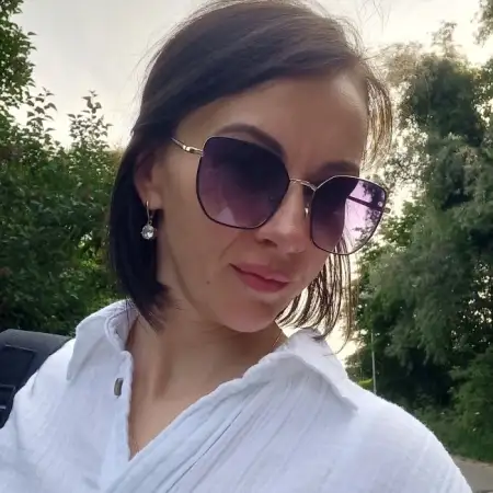 Eleni, 45