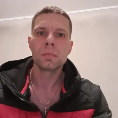 Janik, 44