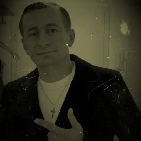 Sergej, 38