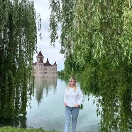 Viki, 41