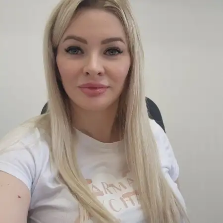 Viki, 41