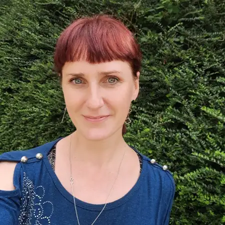 Maryna, 48