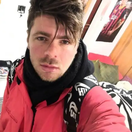 アレックス, 37