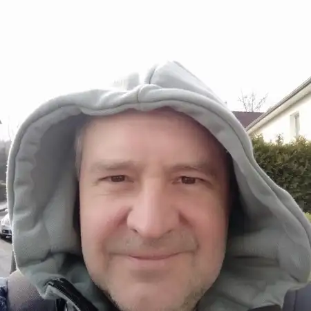 Serge, 51