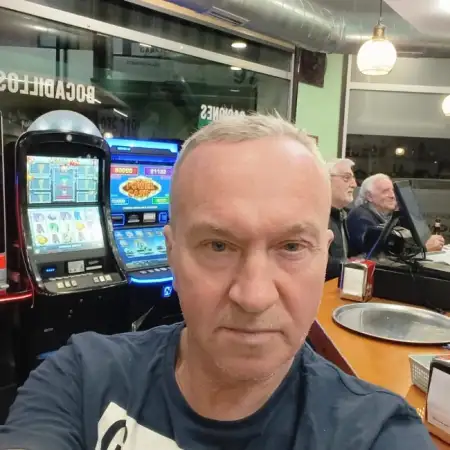 スラヴァ, 63