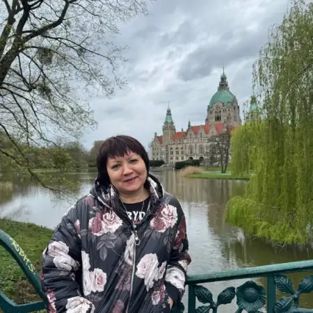 Tamila, 55