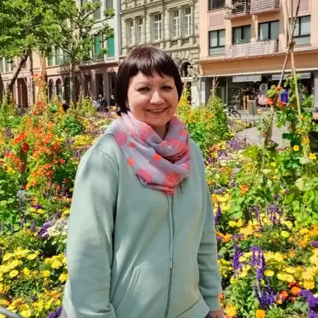 Tamila, 55