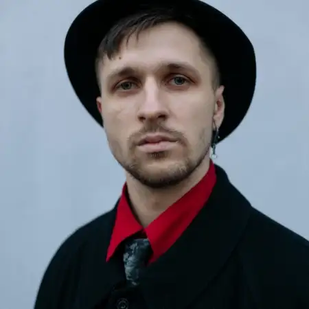 Niko, 45 