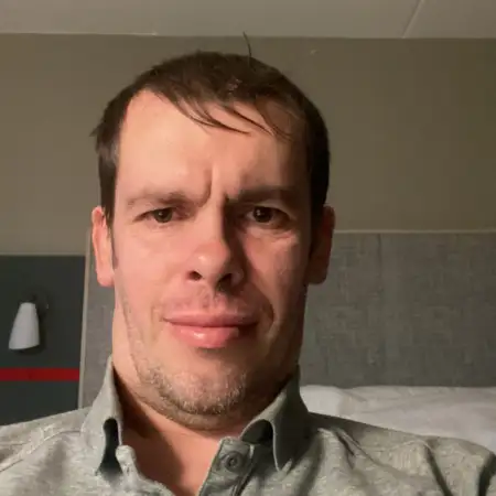 ミコラ, 44