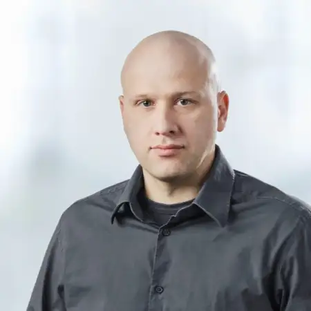 Andrej, 49