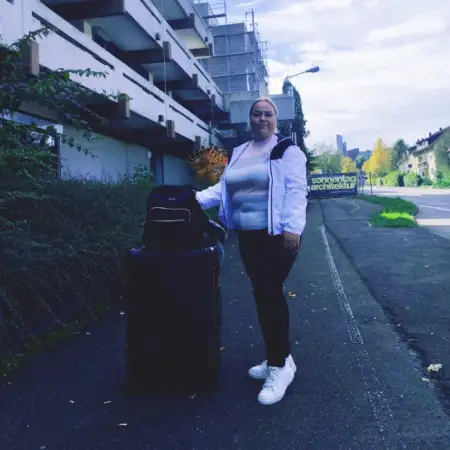 ナタリー, 42