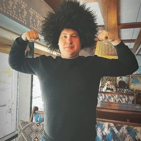Vasya, 29 