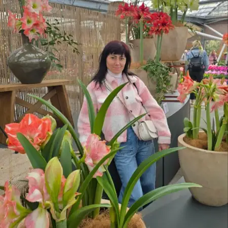 Liliya, 47