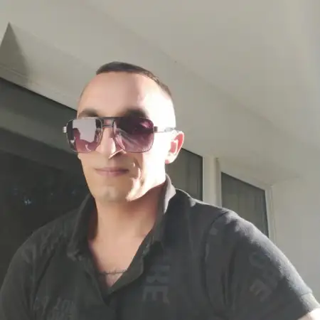 Artur, 39
