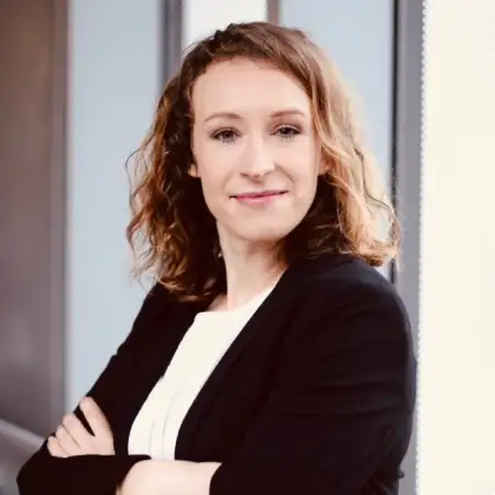 Julianna, 40
