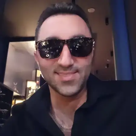 Artur, 41