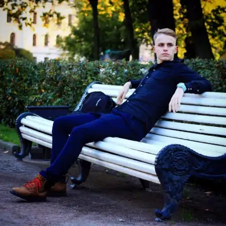 Aleks, 29