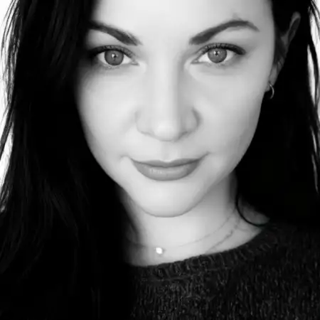Olenka, 42