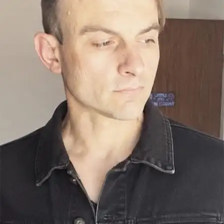 アレックス, 38
