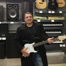 kostas, 51