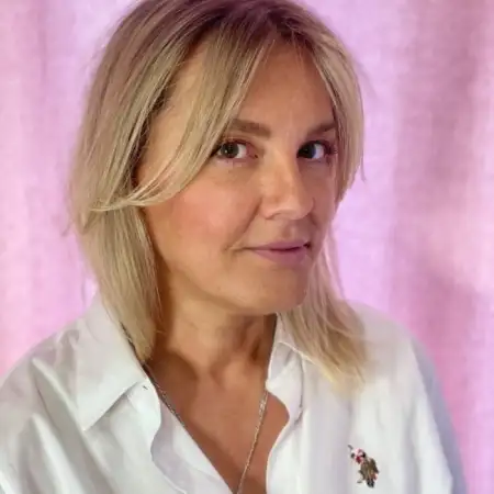 Tasia, 52