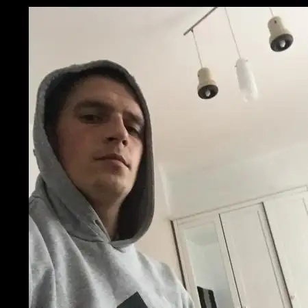 Andrej, 35