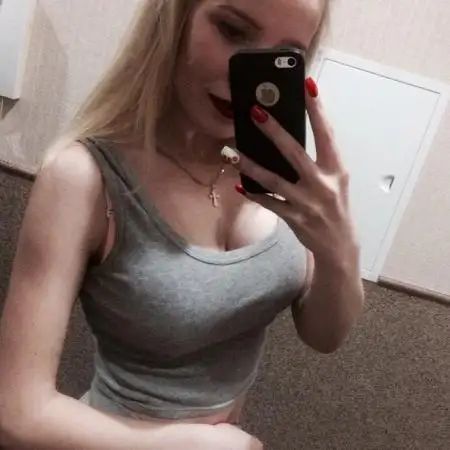 Lola, 27