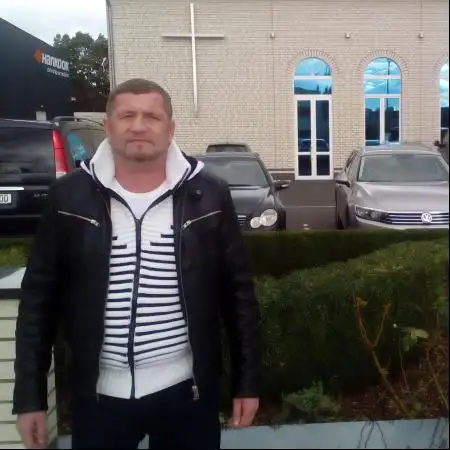 Sergej, 51
