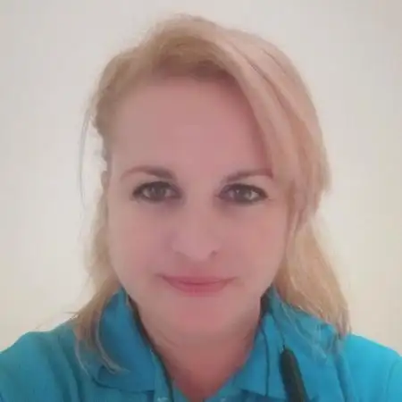 Jeni, 44
