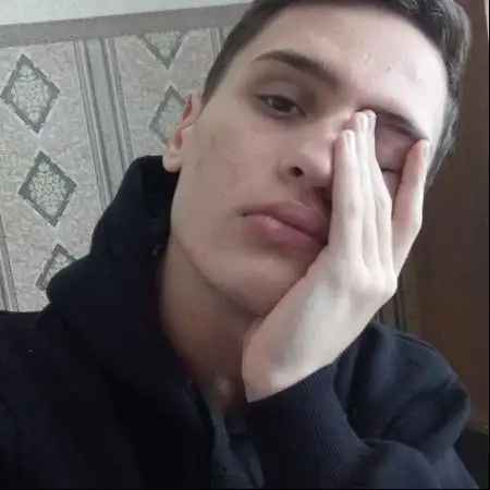 Maks, 28