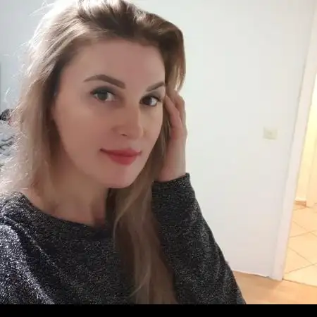 Ilona, 43