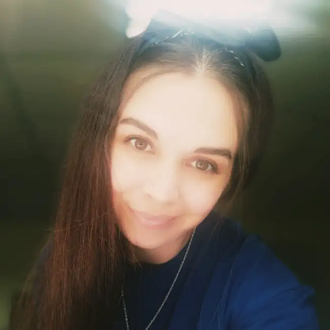 Elena, 36