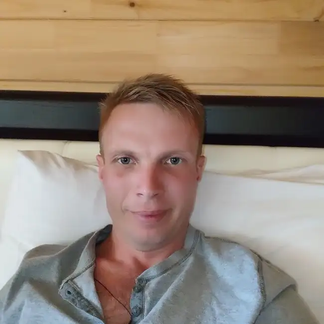 Aleks, 38