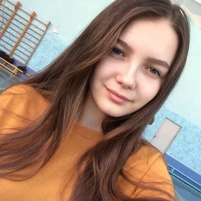 Maria, 21
