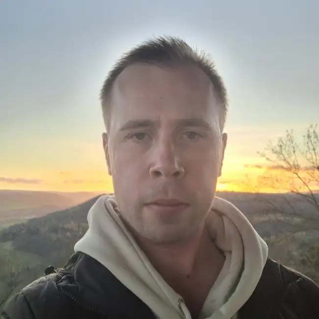 Konstantin, 29