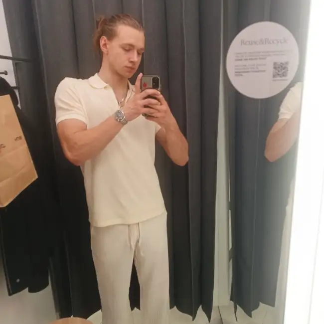 Данил, 19
