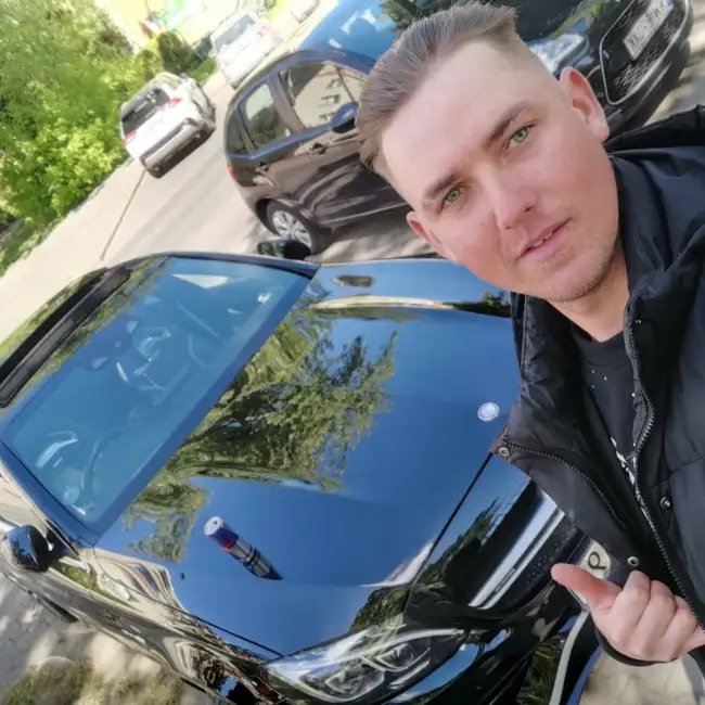Konstantin, 26